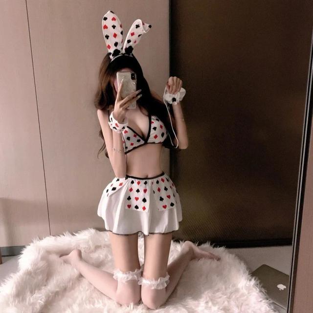 Cosplay bé thỏ trắng hoạ tiết poker đáng yêu gợi cảm set đồ ngủ dáng xoè kèm phụ kiện dễ thương quyến rũ N531