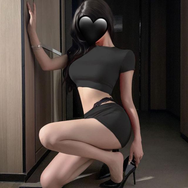 Đồ ngủ cosplay sexy thư ký ôm body tôn dáng gợi cảm set áo croptop cổ lọ đen đỏ quyến rũ cuốn rũ  N711