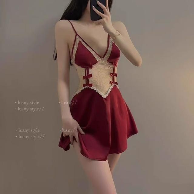 Váy ngủ sexy phối ren ngực hở lưng gợi cảm xinh yêu đầm lụa 2s cổ V dáng xoè dễ thương quyến rũ  N272