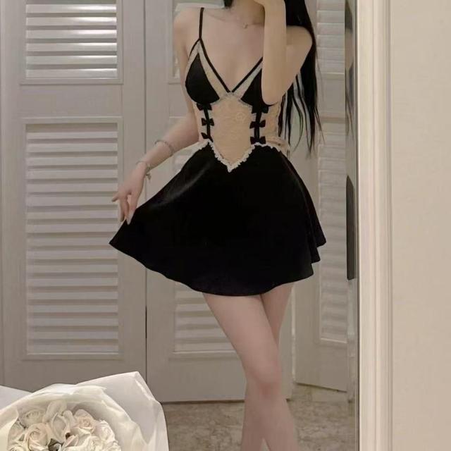 Váy ngủ sexy phối ren ngực hở lưng gợi cảm xinh yêu đầm lụa 2s cổ V dáng xoè dễ thương quyến rũ  N272