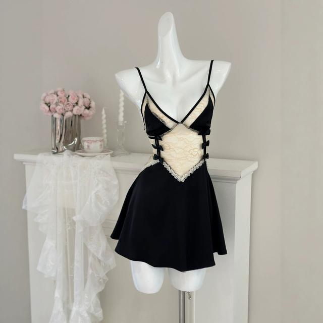 Váy ngủ sexy phối ren ngực hở lưng gợi cảm xinh yêu đầm lụa 2s cổ V dáng xoè dễ thương quyến rũ  N272