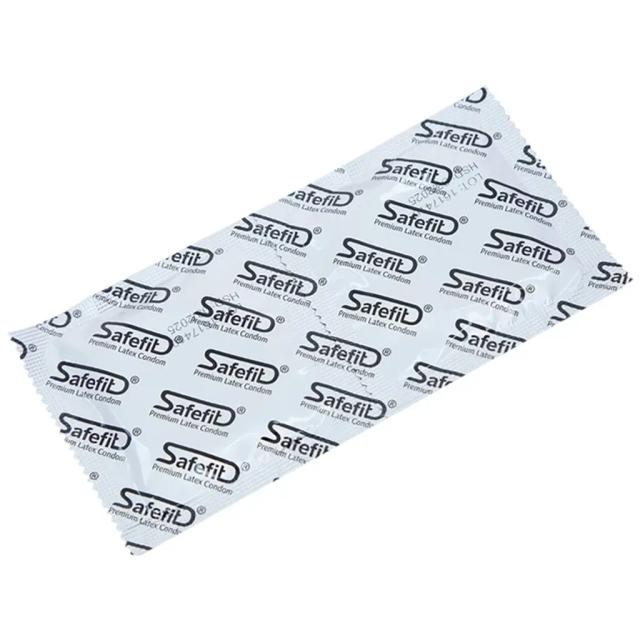 Bao cao su Safefit Comfortable S52 không mùi khó chịu, độ bền cao, khả năng co giãn tốt, chất bôi trơn (12 cái)