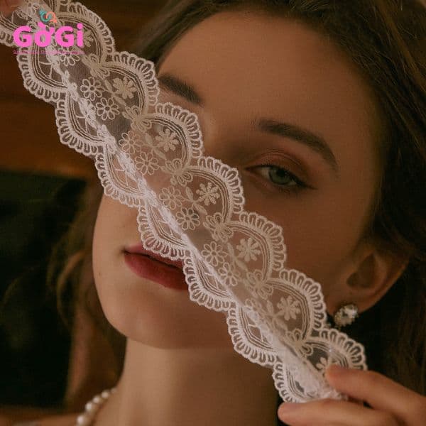 Bịch mắt ren sang trọng 2 màu đen trắng