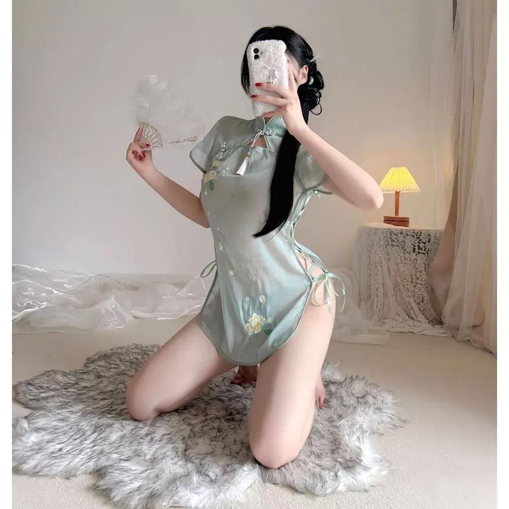 Sườn xám cách tân xuyên thấu đan dây hông gợi cảm đồ cosplay cổ trang Hanfu thêu hoa quyến rũ N383