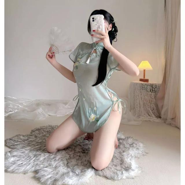 Sườn xám cách tân xuyên thấu đan dây hông gợi cảm đồ cosplay cổ trang Hanfu thêu hoa quyến rũ N383