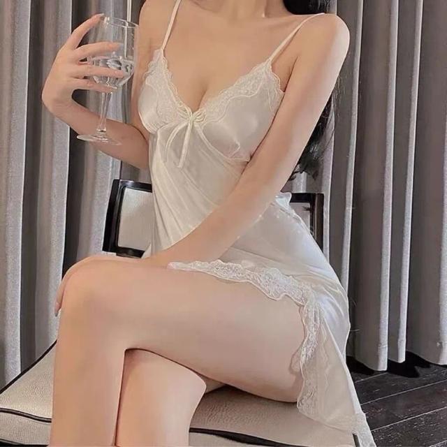 Váy ngủ phi lụa xẻ tà đùi có đệm ngực sexy gợi cảm đầm ngu mặc nhà nữ 2 dây phối ren đen trắng quyến rũ N212