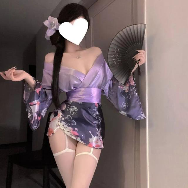 Đồ ngủ kimono Nhât Bản xẻ ngực gợi cảm sang trọng cosplay sexy áo choàng ngủ lụa hoa anh đào quyến rũ N841