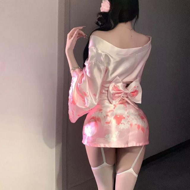 Đồ ngủ kimono Nhât Bản xẻ ngực gợi cảm sang trọng cosplay sexy áo choàng ngủ lụa hoa anh đào quyến rũ N841